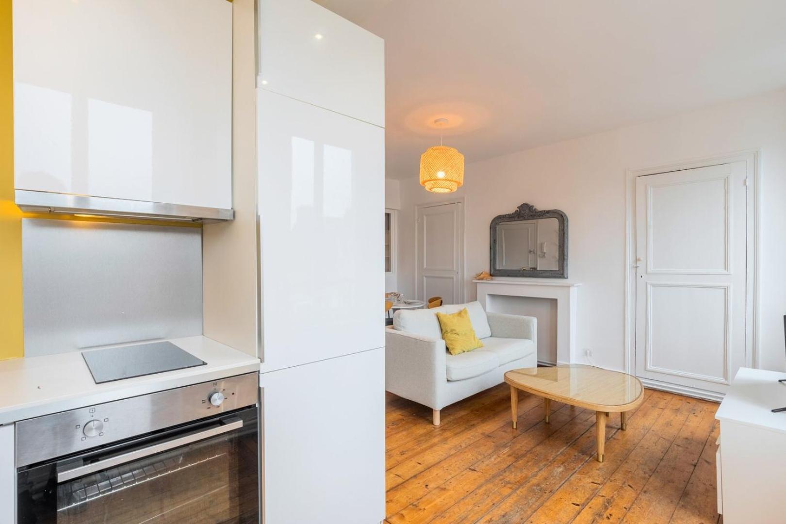 2-bedroom Near Metro Appartement *