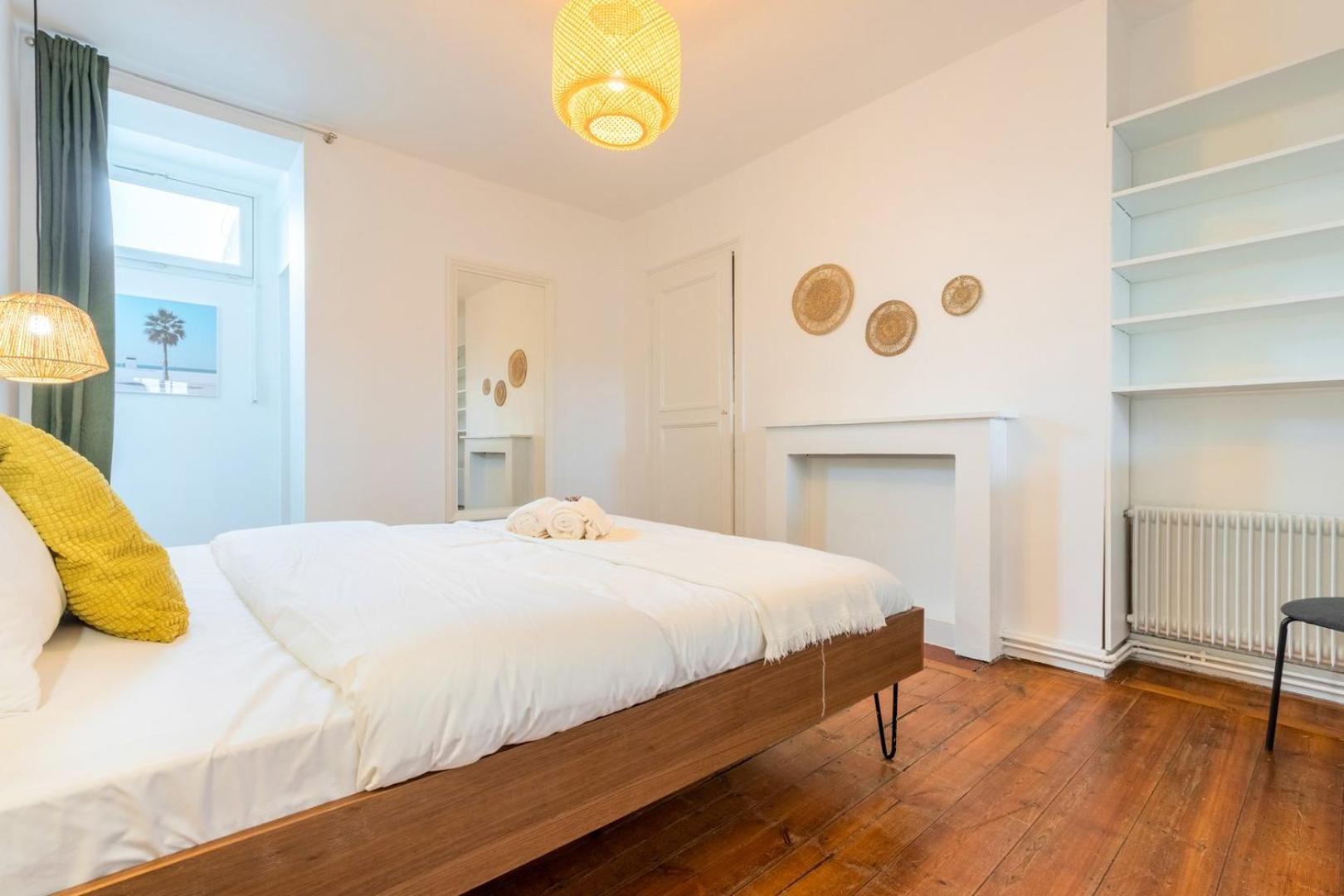 2-bedroom Near Metro * Rijsel